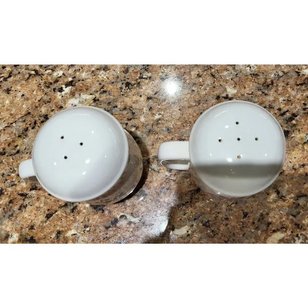 Salt & Pepper Shaker Set Flower Pattern With Handle Approx 4 1/2